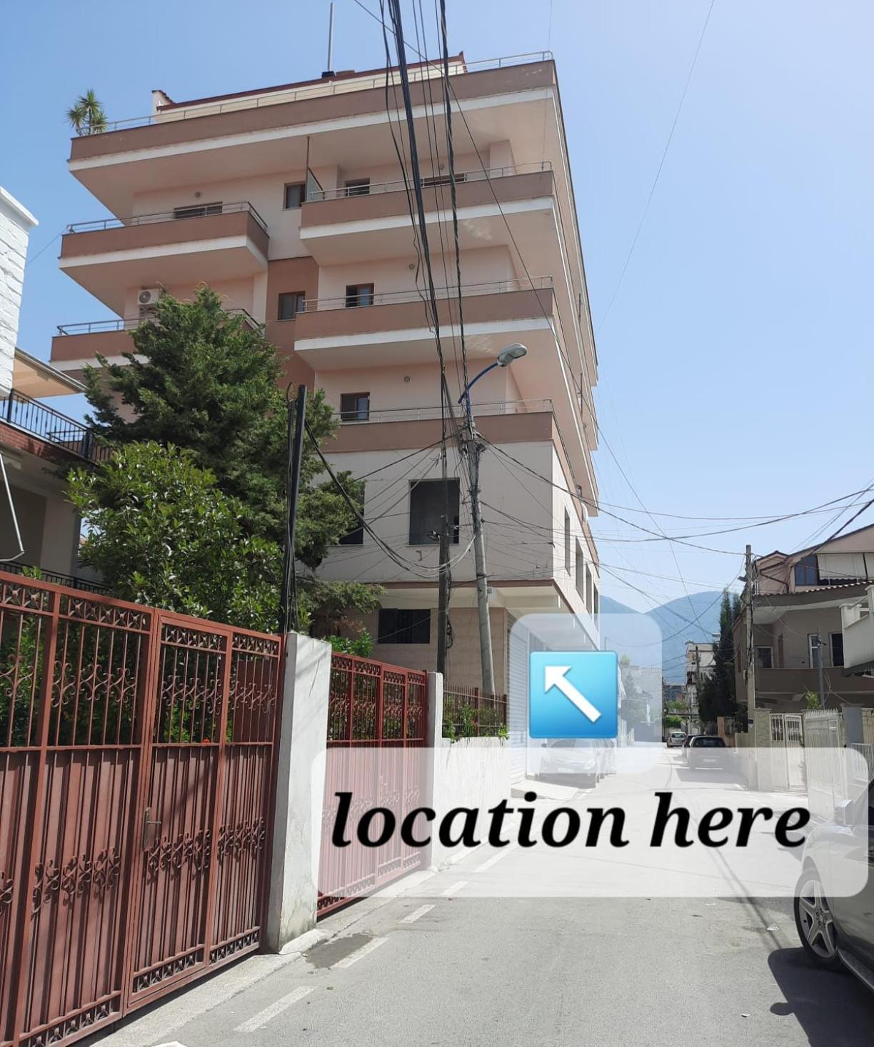 Crew Hostel Tirana Exterior photo