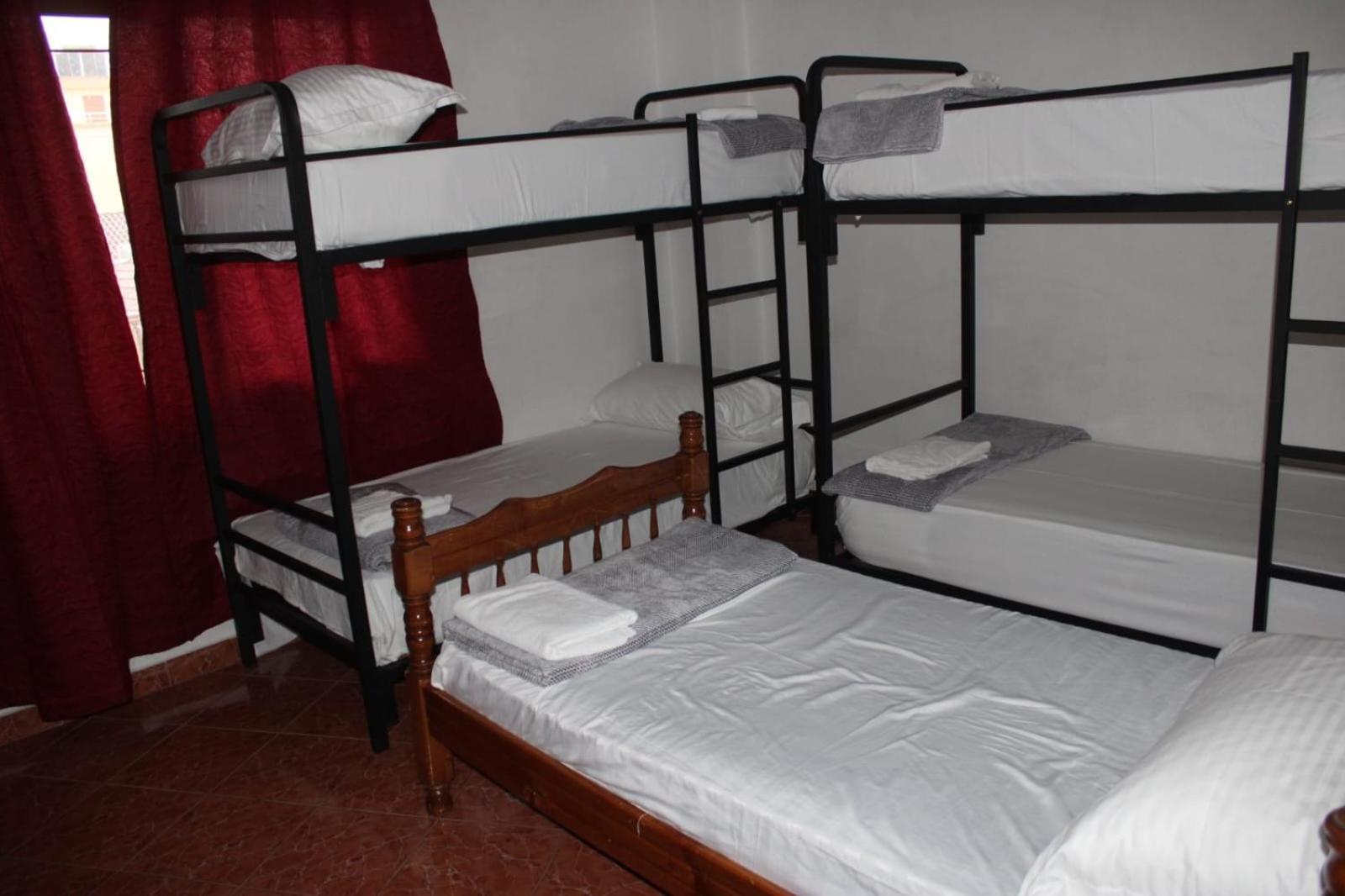 Crew Hostel Tirana Exterior photo